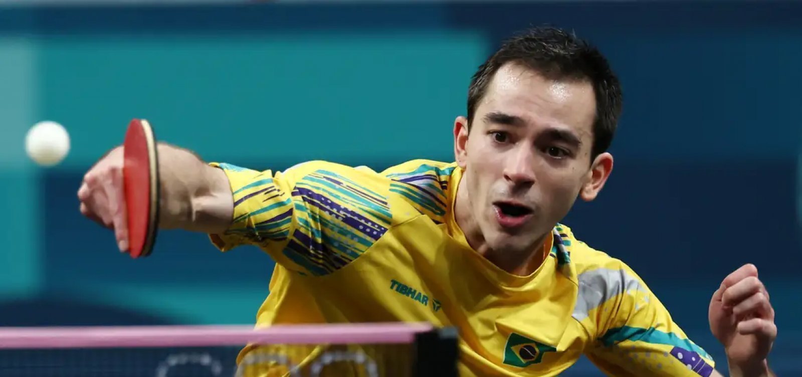 Hugo Calderano enfrenta rival histórico em disputa que vale vaga para semifinais do Europe Smash