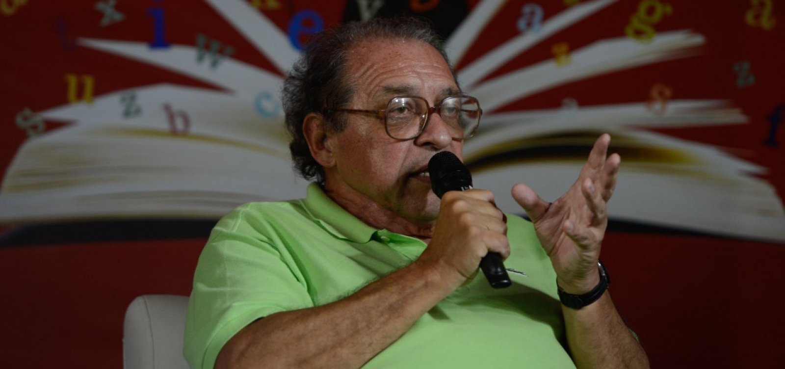 Em novo livro, Ruy Castro revisita passado da música brasileira e mostra que memória não é saudosismo