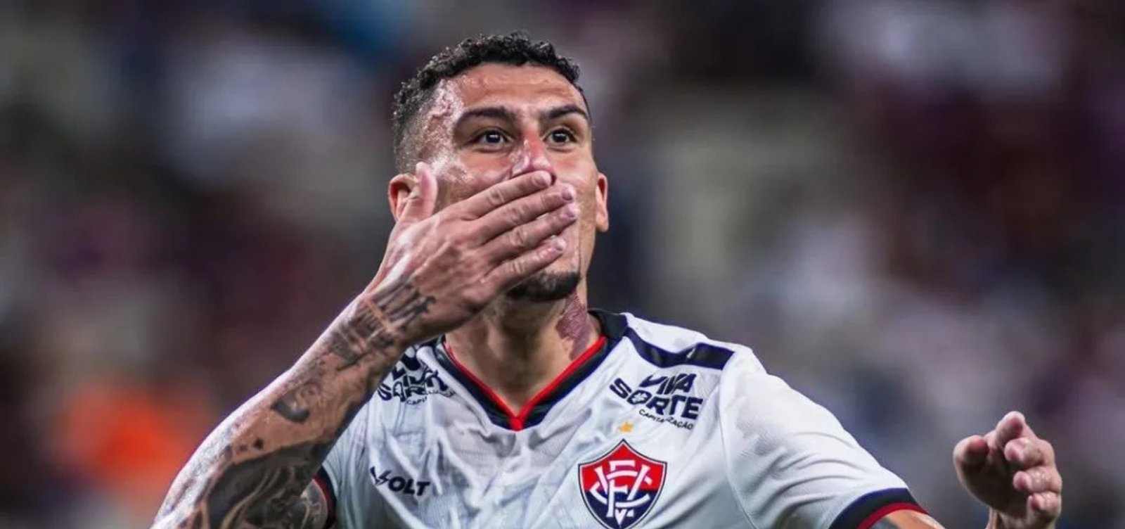Jogadores do Vitória se destacam em top 10 de rankings defensivos no Brasileirão; confira
