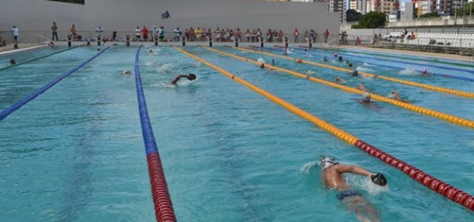 Salvador abre nesta terça inscrições para vagas gratuitas de natação e hidroginástica