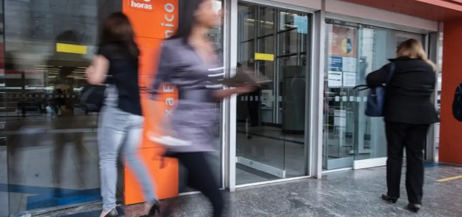 Bancários aprovam paralisação nacional de 24 horas na quinta-feira