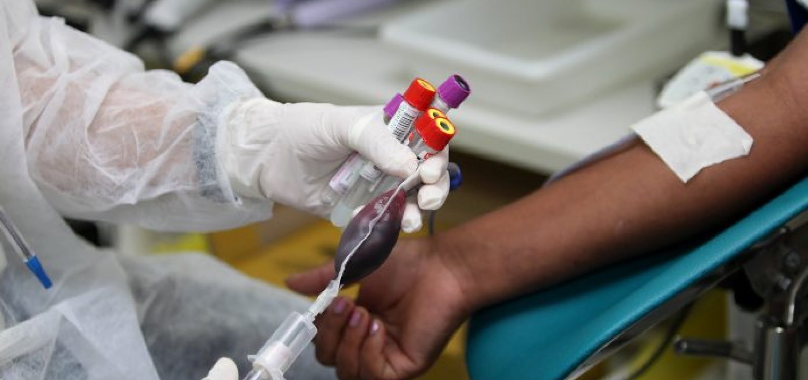 Hemóvel realiza coleta de sangue e cadastro para doação de medula óssea até sábado em Salvador