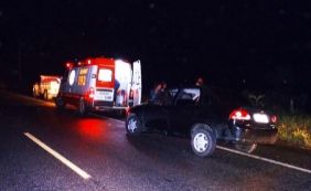 Acidente envolvendo dois carros e um cavalo deixa três feridos na BR-330