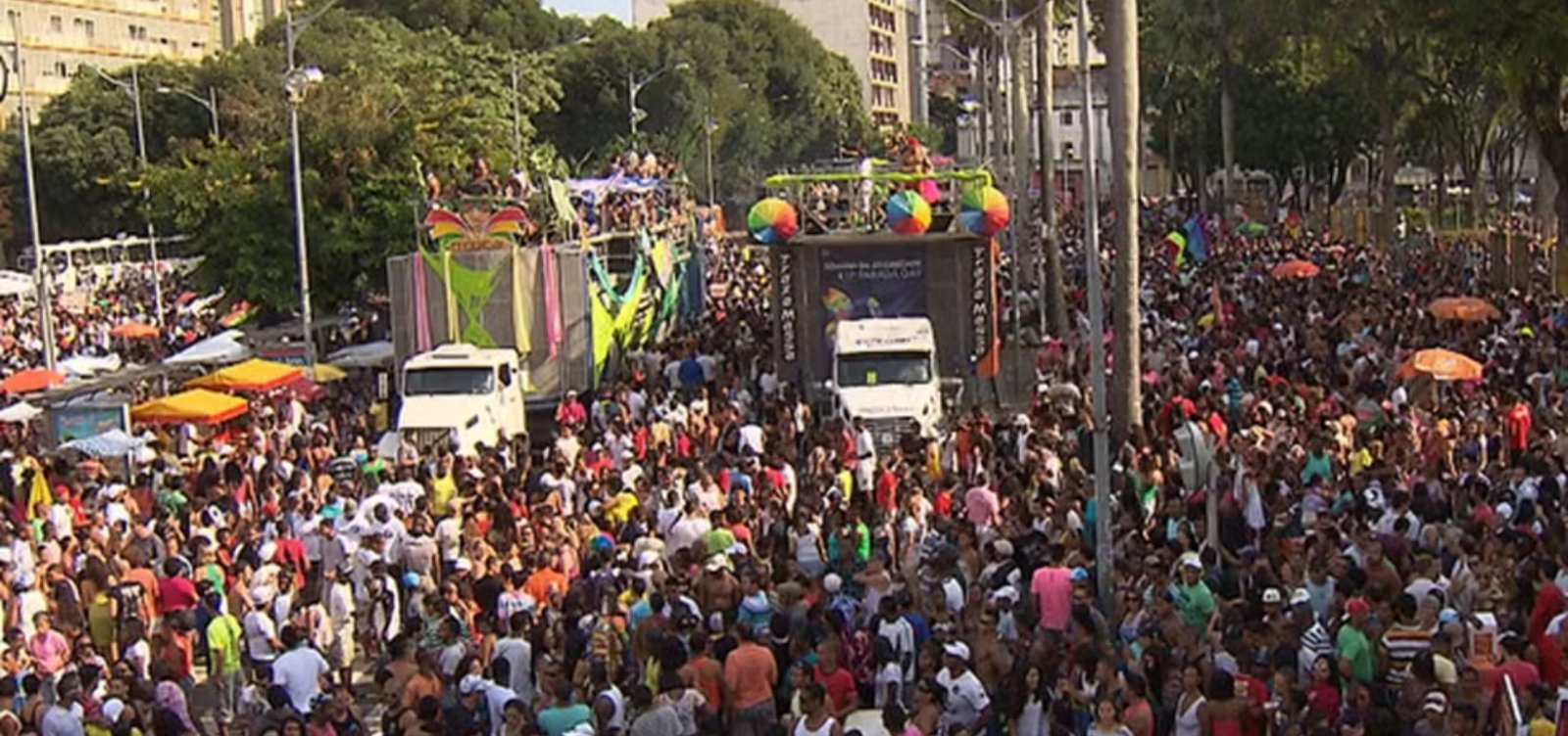 Parada do Orgulho LGBT+ reúne trios e atrações em Salvador na vespéra da independência