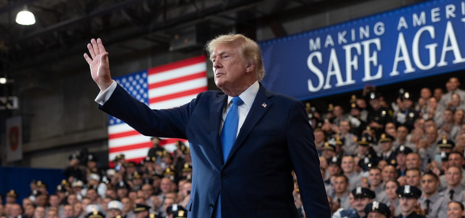 Trump suspende negociações com Irã em meio a impasses sobre fim do conflito