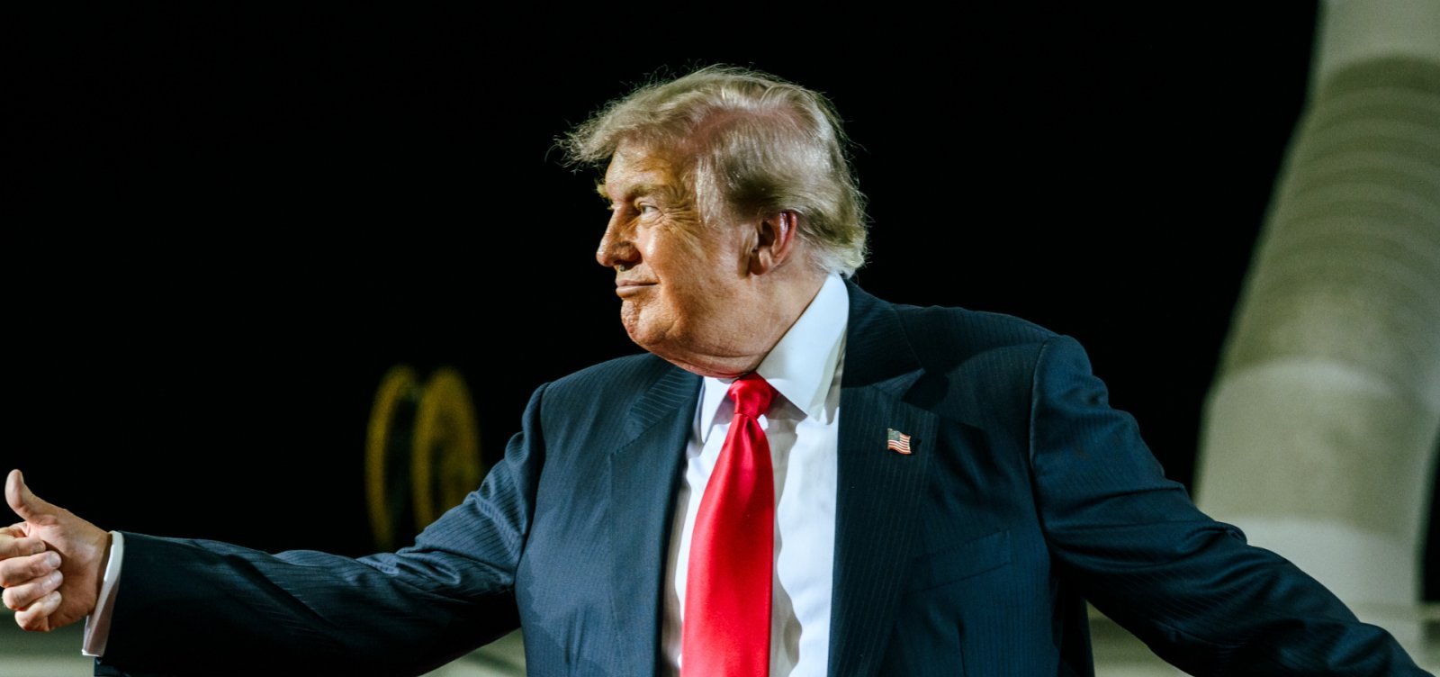 Trump diz que situação com Irã está “muito boa” e mantém pressão sobre Estreito de Ormuz