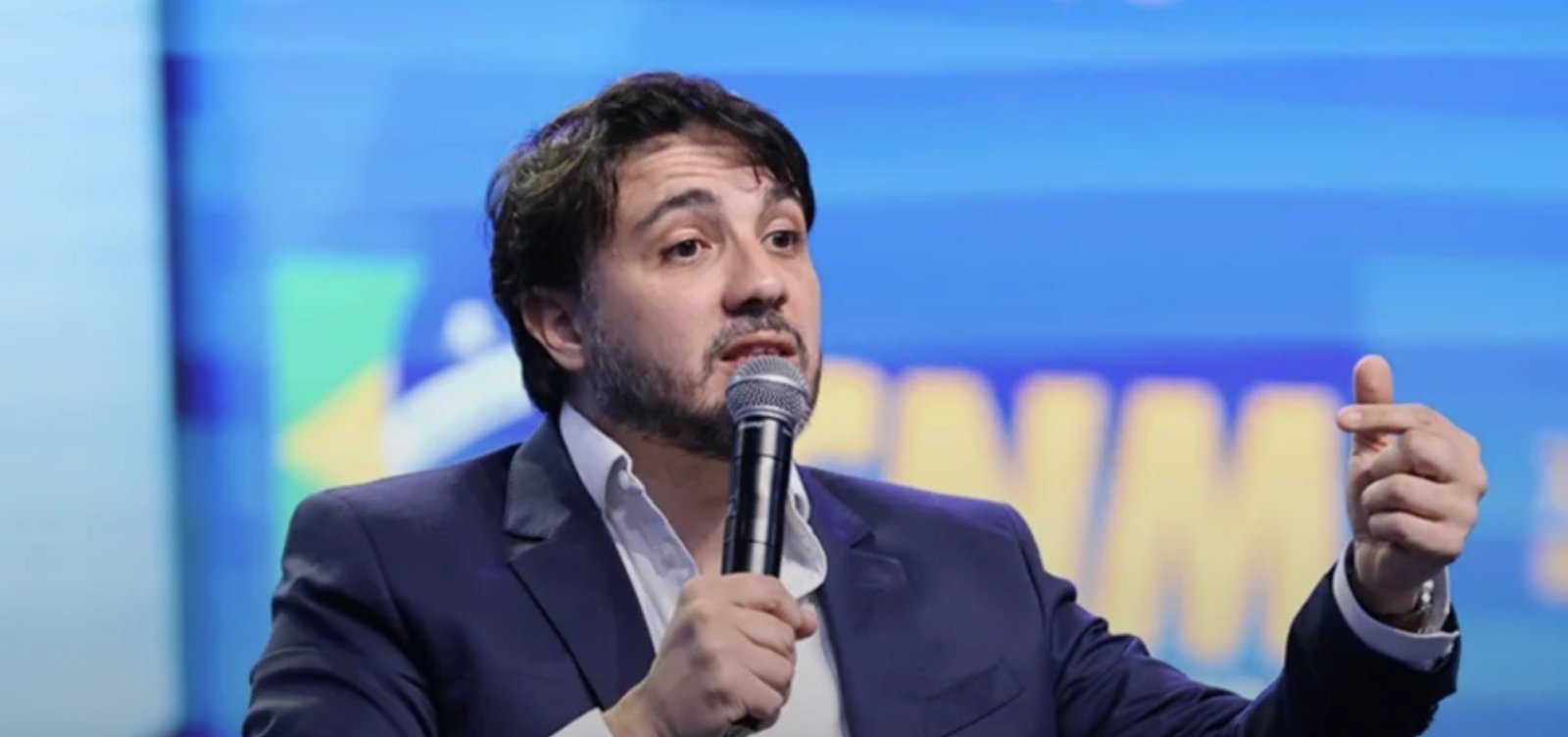 Vaquinha eleitoral de Renan Santos chega a R$ 1,2 milhão, quase o dobro da arrecadação de Bolsonaro em 2022