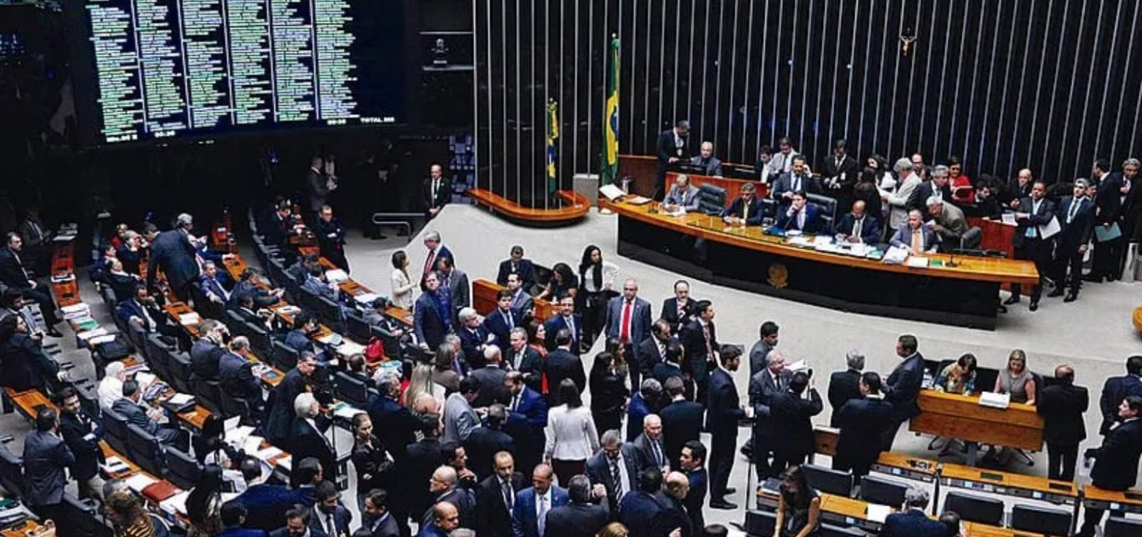 Número de candidatos a deputado federal cai 28% em relação a 2022