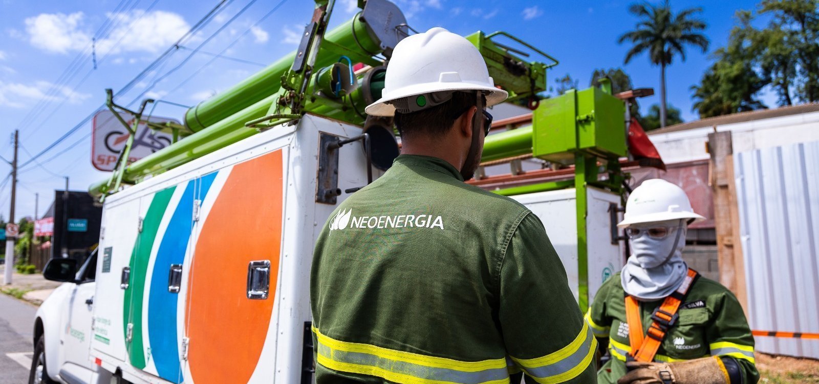 Mais de 40 bairros de Salvador terão desligamento de energia até o fim de agosto; veja cronograma