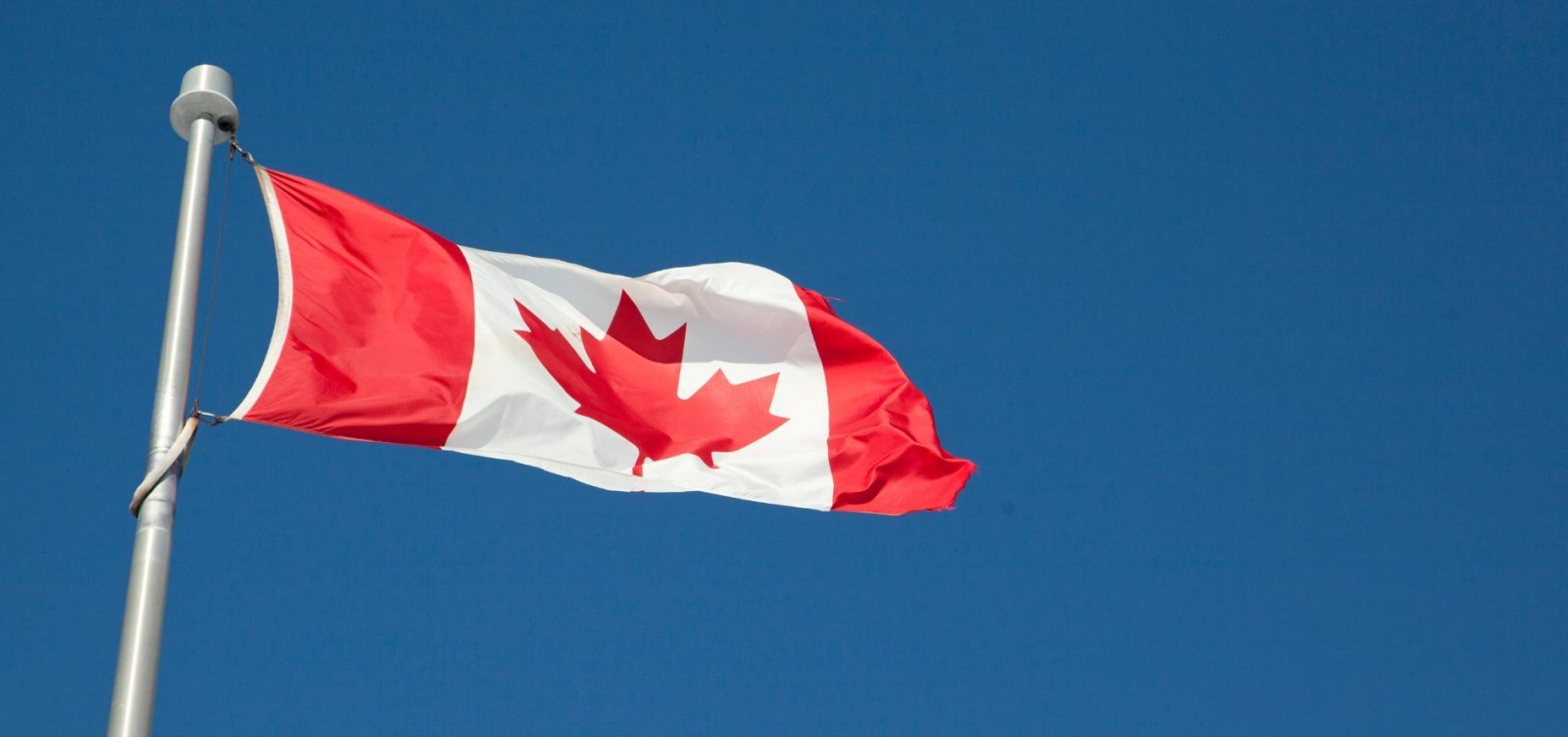 Canadá anuncia tarifas contra EUA após retomada de taxação de 50%