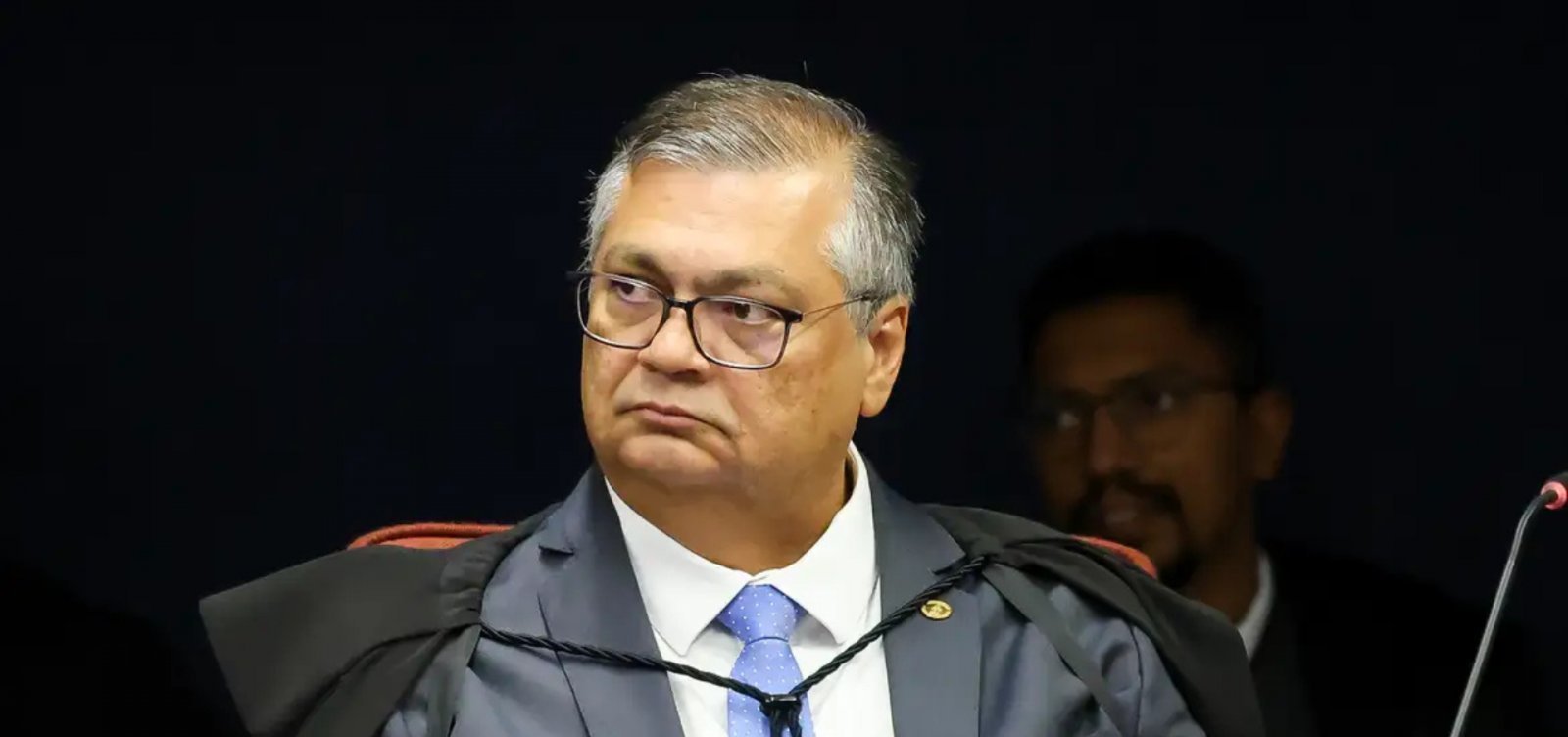 Jornalista que publicou textos sobre Dino enfrenta julgamento por suposta rede de extorsão