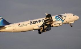 Caixa-preta do avião da EgyptAir confirma fumaça antes de queda