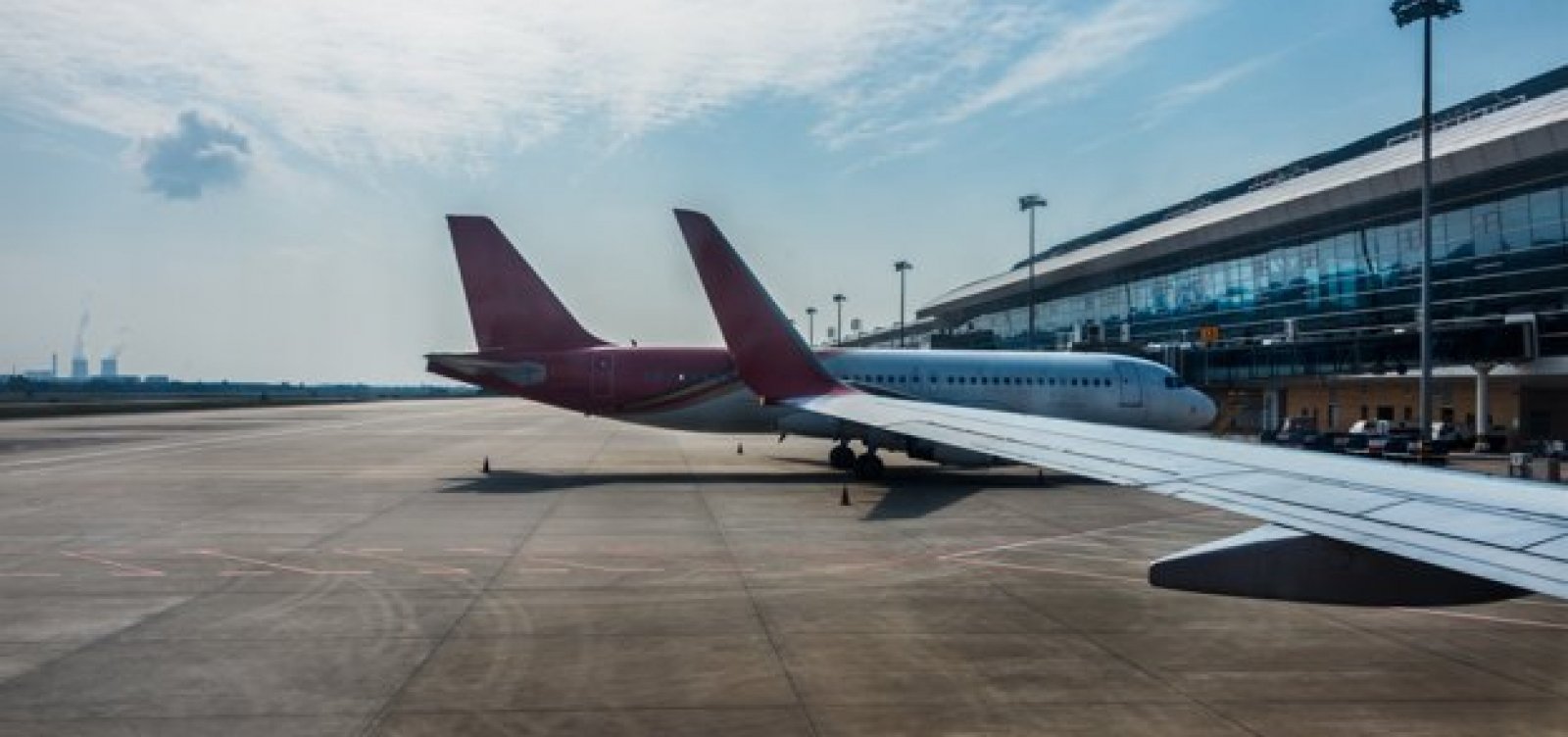 Anvisa atualiza regras de segurança sanitária para aeroportos e aviões no Brasil