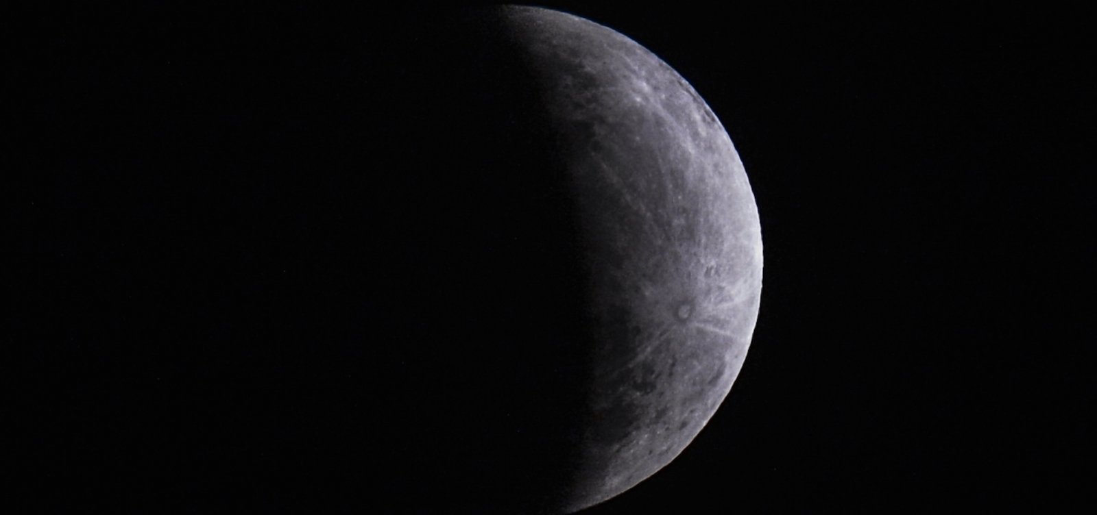 Eclipse lunar parcial acontece nesta quinta e pode ser observado de Salvador; saiba como assistir