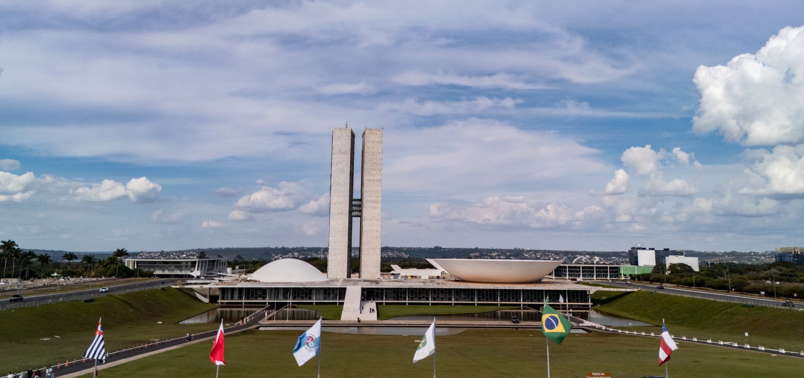 Após reunião de Lula com Motta e Alcolumbre, Congresso antecipa comissão para análise da “taxa das blusinhas”