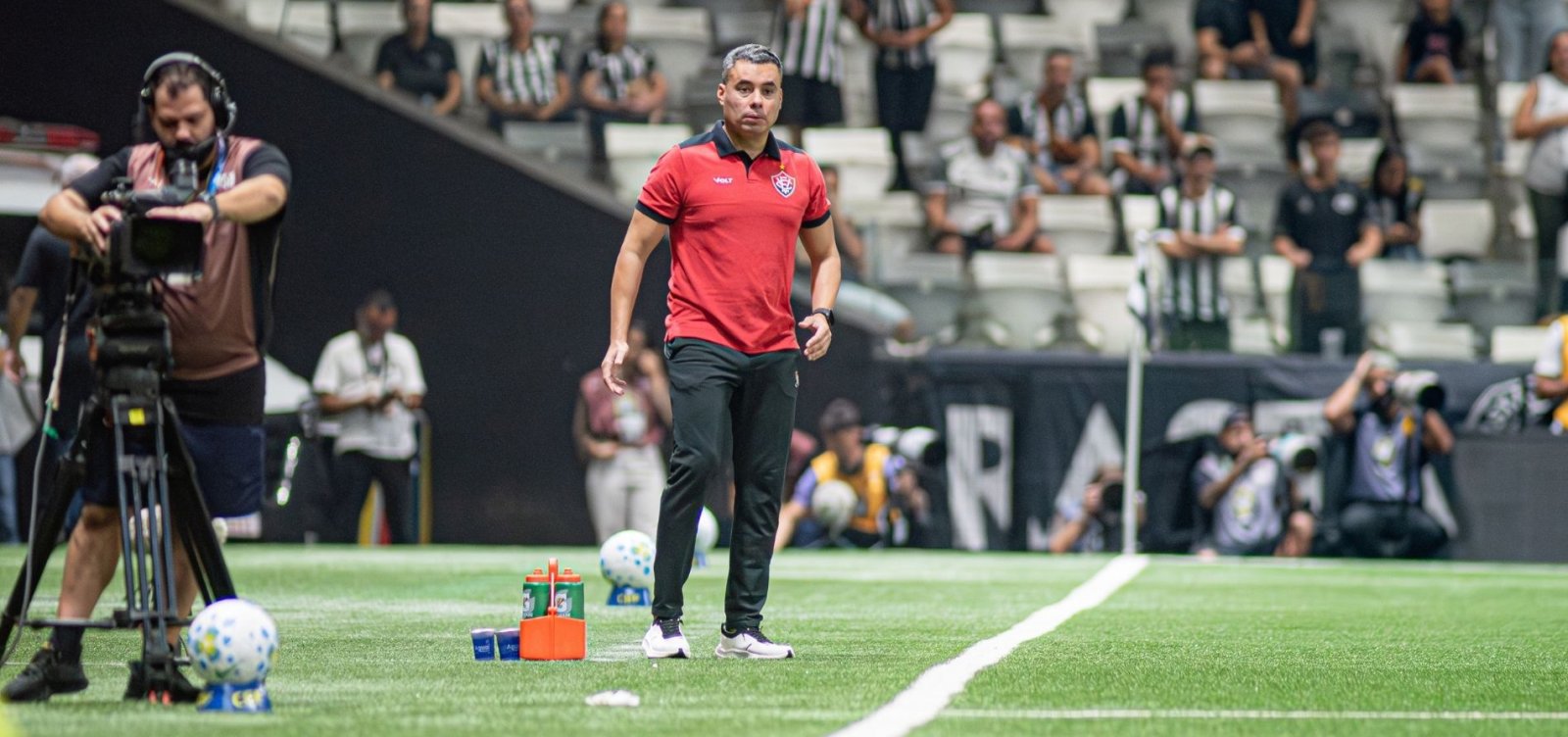 Após nova derrota, Jair Ventura revela pacto no Vitória "para ter uma reação"
