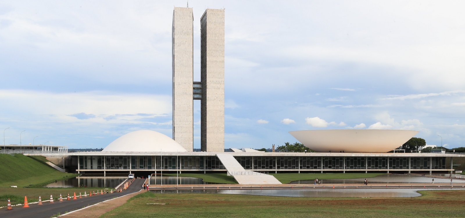 Congresso vota fim da escala 6x1 e ‘taxa das blusinhas’ nesta semana; veja datas