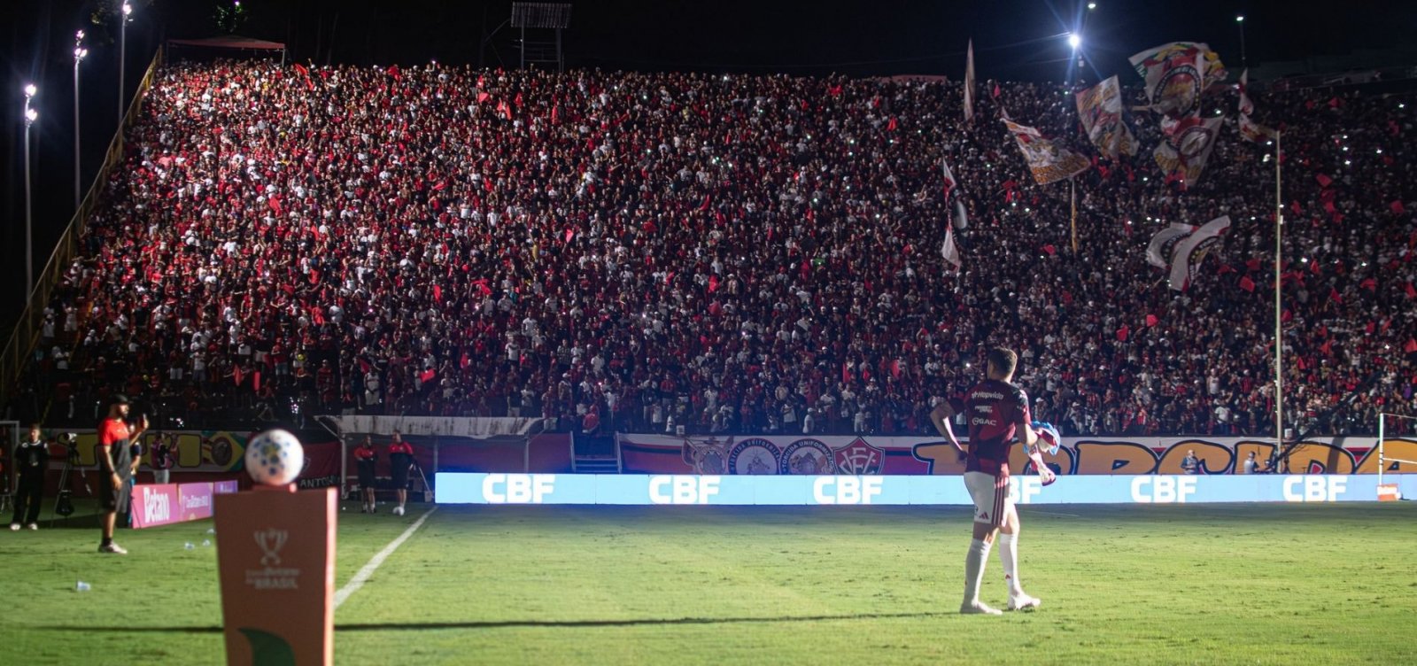 Vitória x Vasco: onde assistir, prováveis escalações e arbitragem