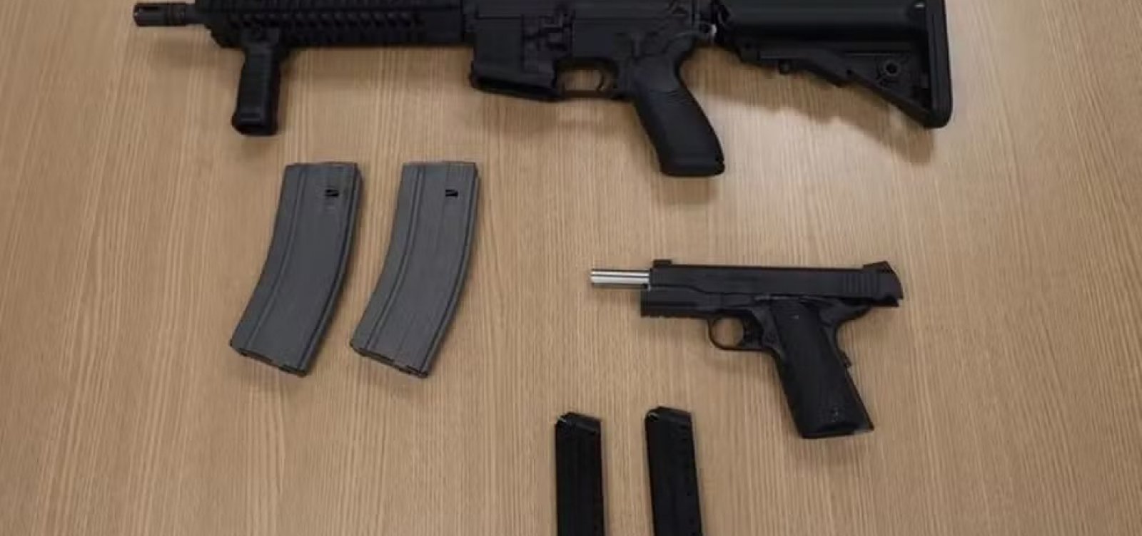 Moraes determina que Exército destrua armas apreendidas de Bolsonaro 
