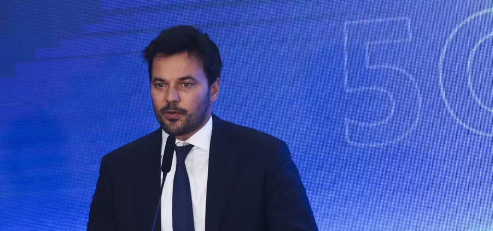 Ex-ministro de Bolsonaro, Fábio Faria é apontando pela PF como intermediário entre Vorcaro e Moraes