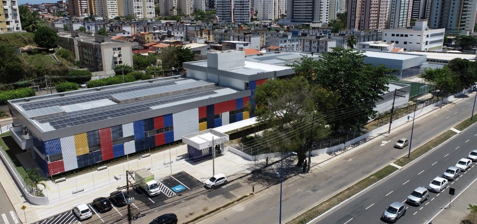 Cerca de 500 atendimentos de saúde gratuitos são oferecidos em escola pública Salvador