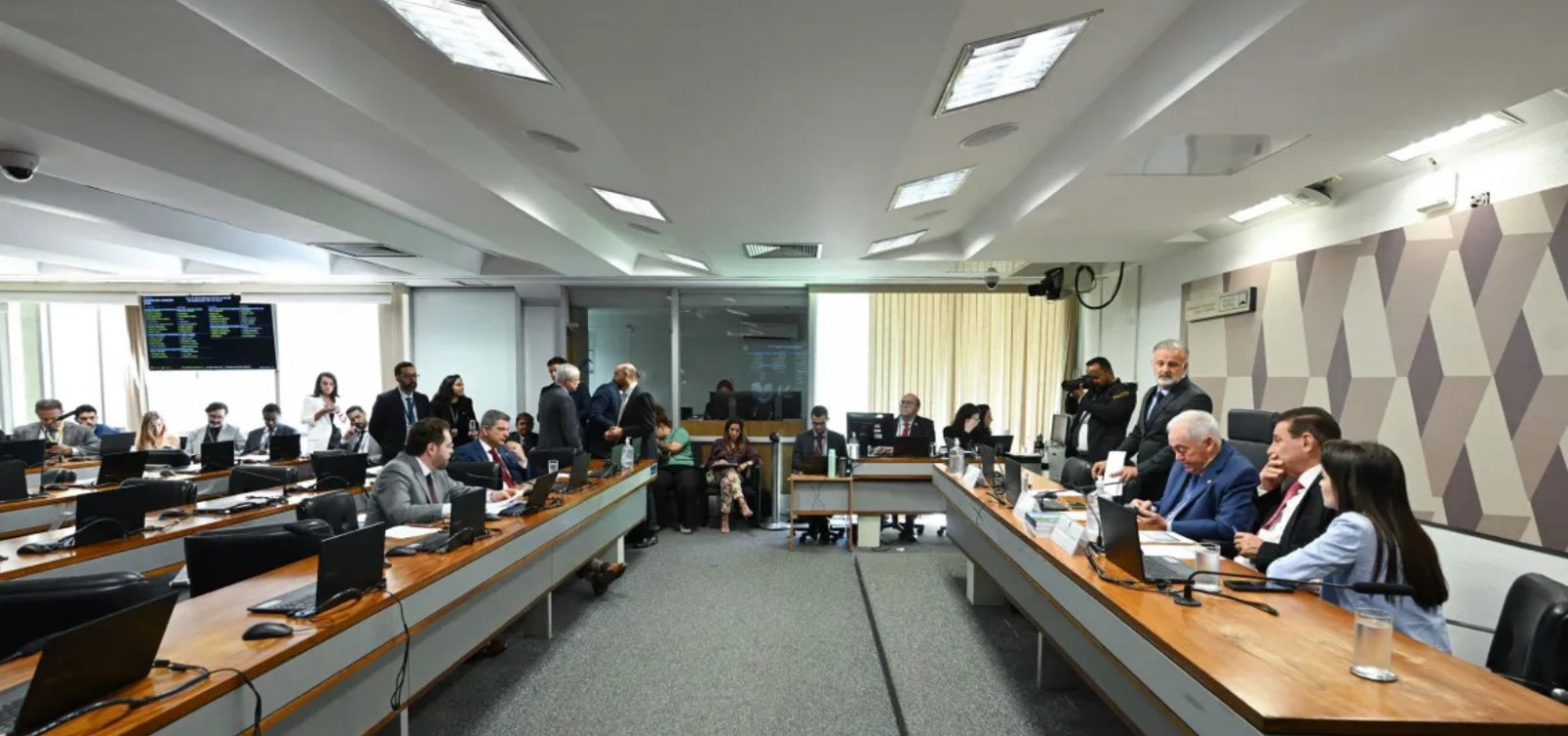 CCJ do Senado aprova PEC da Segurança Pública; texto segue para o plenário