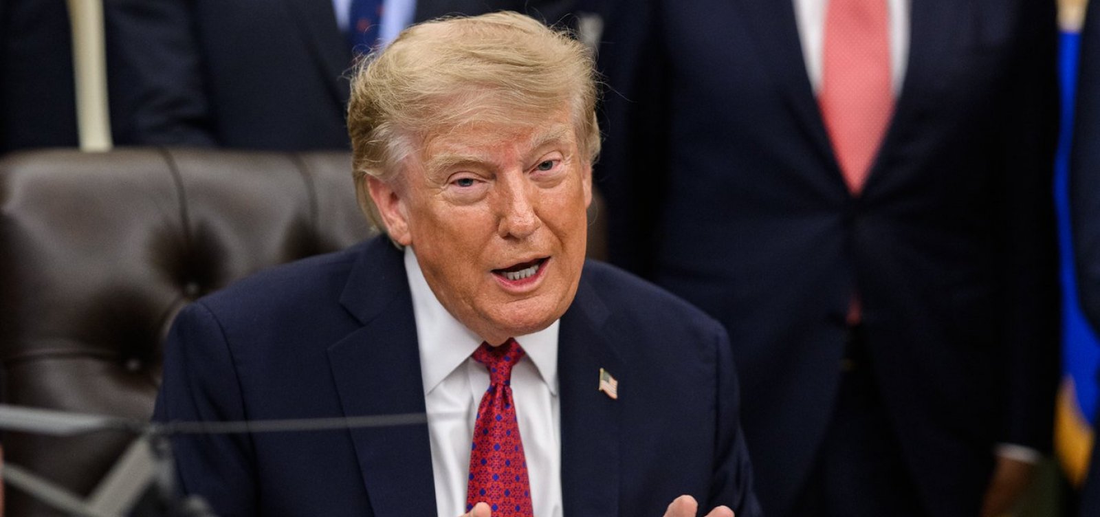 Justiça dos EUA barra nova tentativa de Trump de limitar cidadania por "turismo de nascimento"