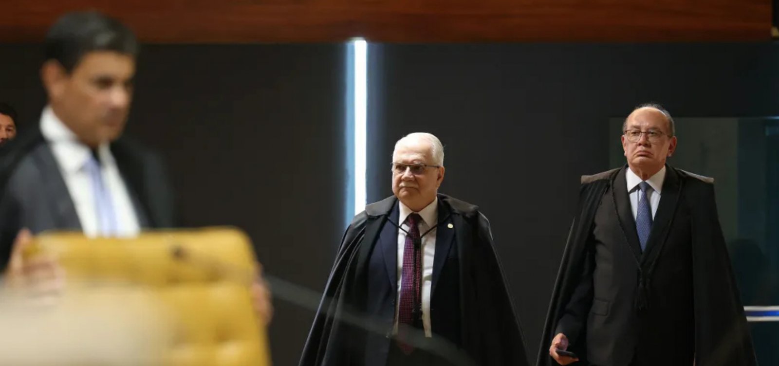 Gilmar Mendes propõe proibir delegados da PF em gabinetes de ministros do STF