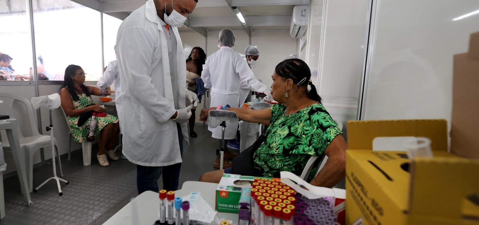 Moradores do Subúrbio de Salvador têm acesso a consultas e exames gratuitos nesta semana