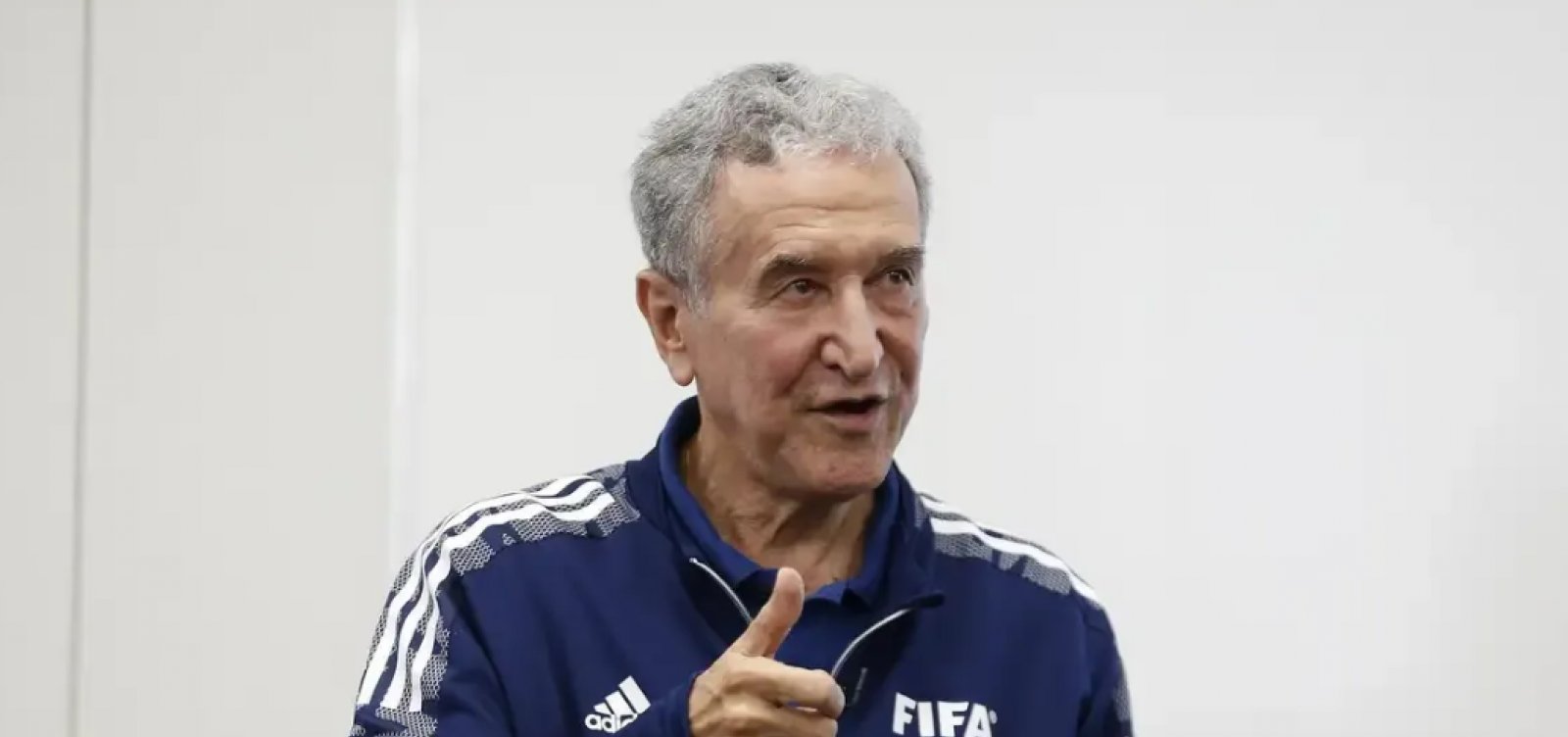 Ex-técnico do Brasil, Carlos Alberto Parreira recebe alta após 80 dias internado