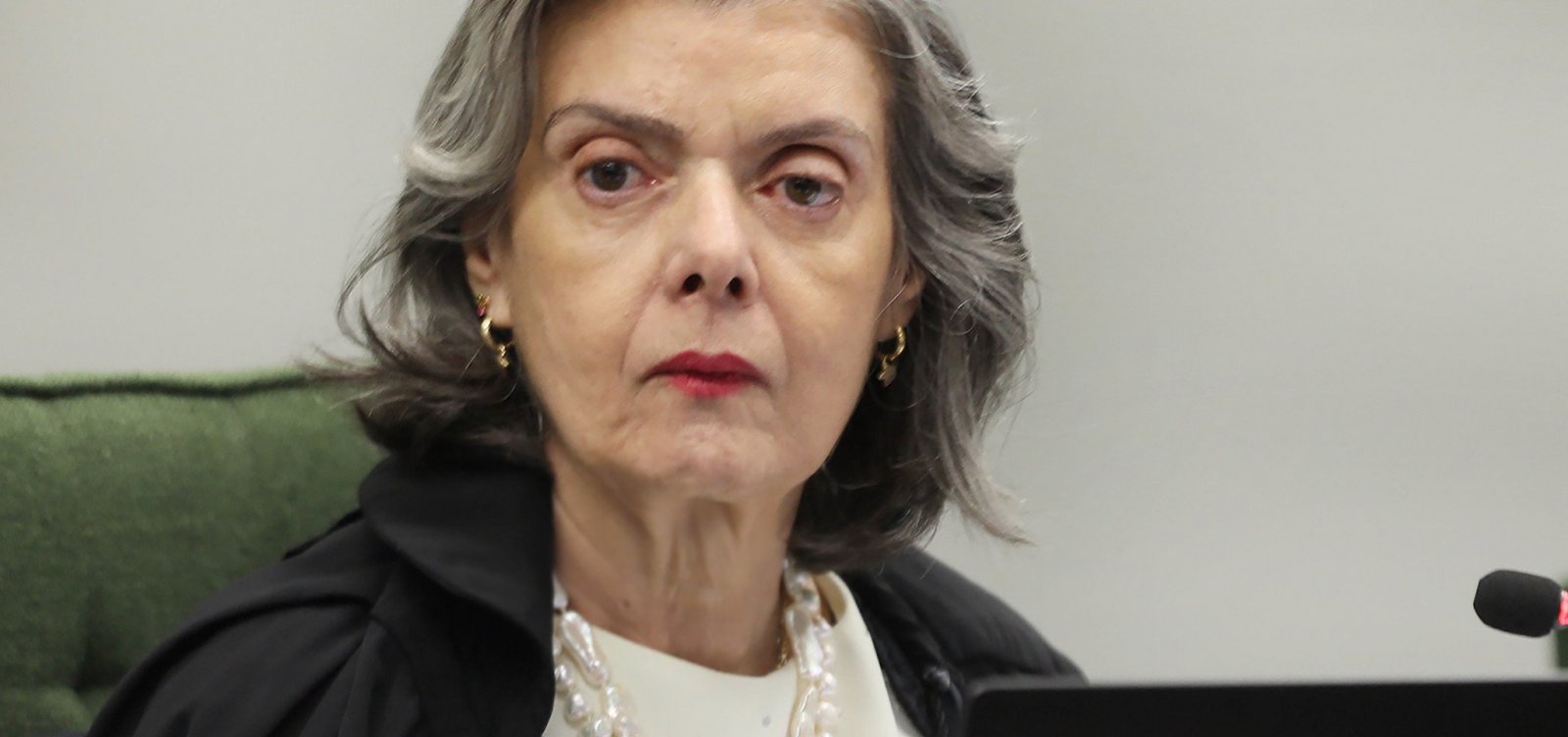 Cármen Lúcia vê erros de Moraes e Mendonça em crise envolvendo Banco Master