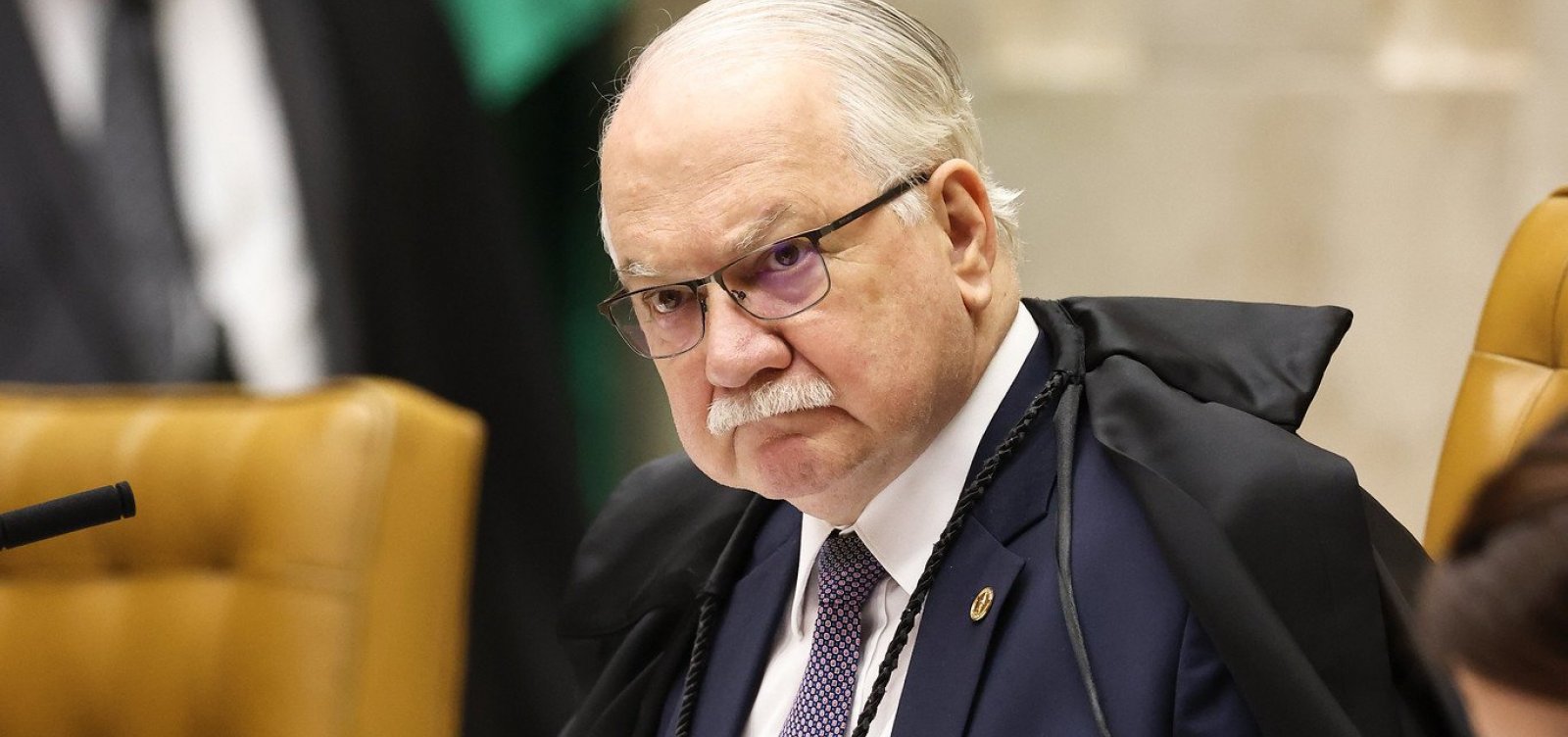 Com o STF em guerra, Fachin tem dever de impedir que a toga vire arma eleitoral