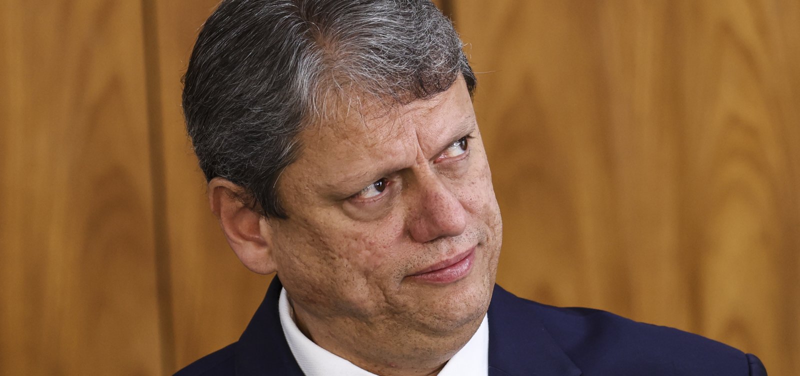 Tarcísio perde pedido para barrar vídeo de Haddad que cita doação de R$ 2 milhões ligada a Vorcaro
