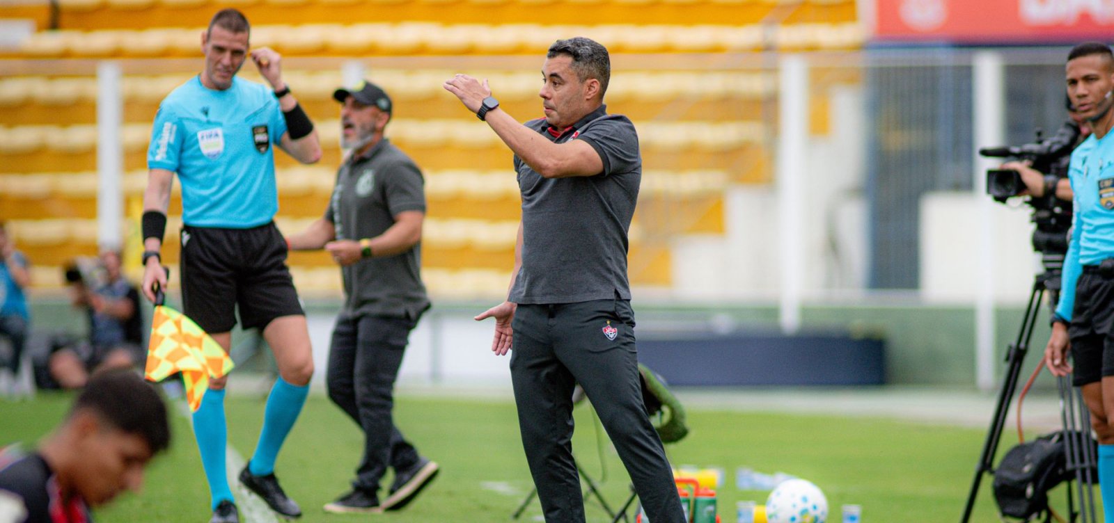 Jair Ventura analisa empate cedido pelo Vitória fora de casa: "Situação mental"