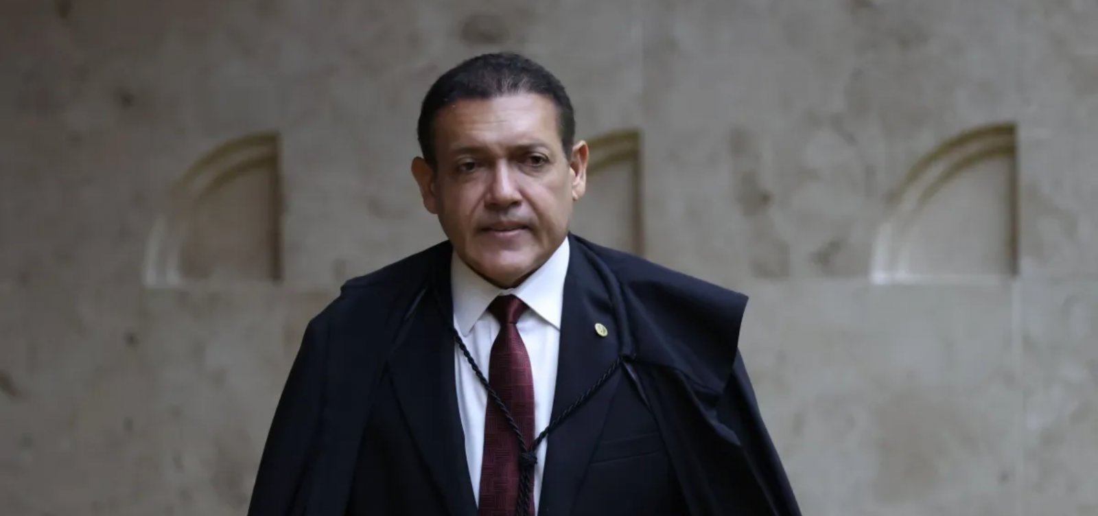 Nunes Marques se reúne com Fachin antes de julgamento sobre investigação de Moraes