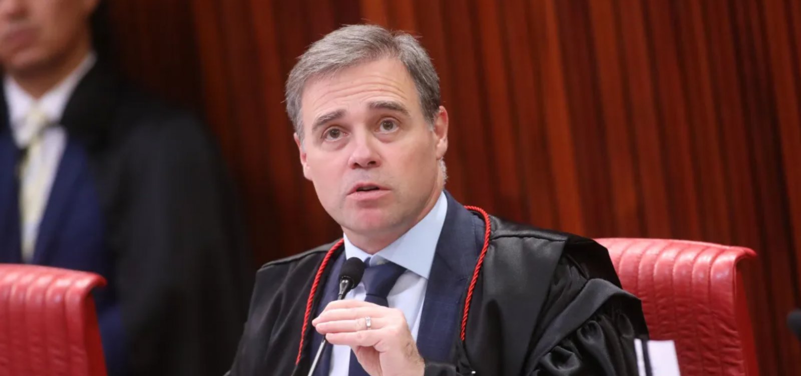 Mendonça retira sigilo de investigação sobre rede de pagamentos de Vorcaro e Master