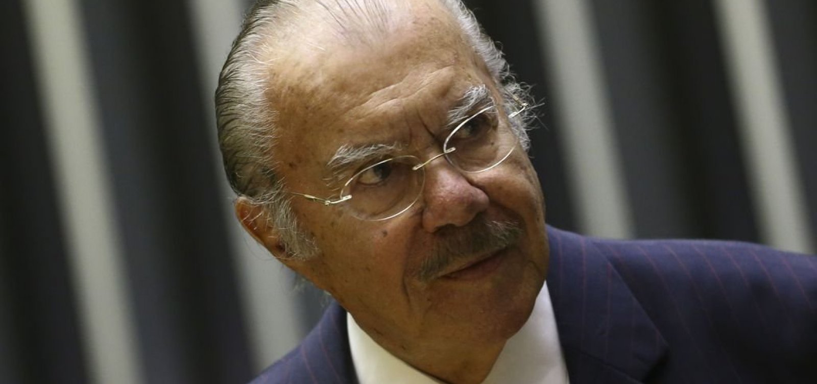 José Sarney apresenta melhora no tratamento contra pneumonia