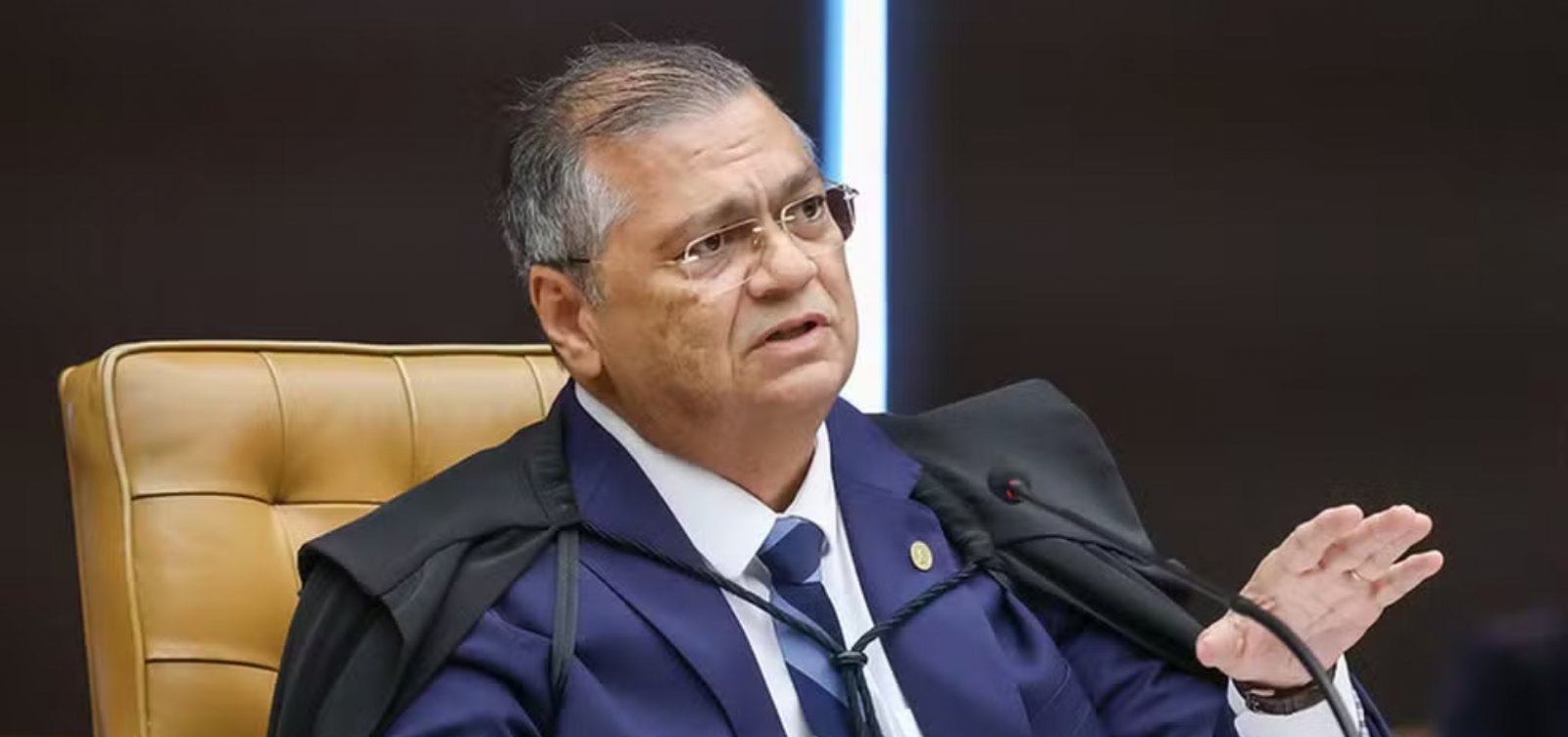 Dino pede investigação sobre elo entre Vorcaro e instituto de Mendonça