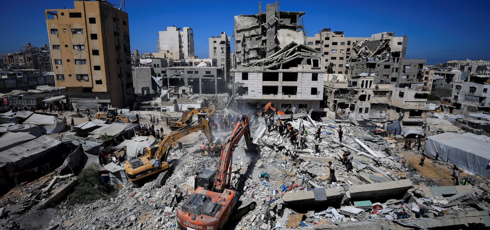 Ao menos 20 pessoas morrem após prédio danificado por bombardeios desabar na Faixa de Gaza