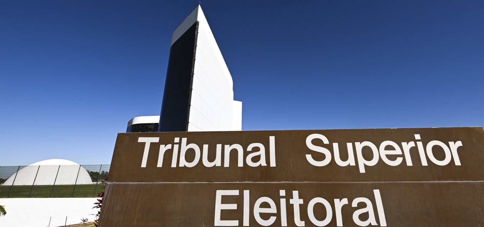 Justiça Eleitoral indefere 1,2 mil candidaturas nas eleições de 2026