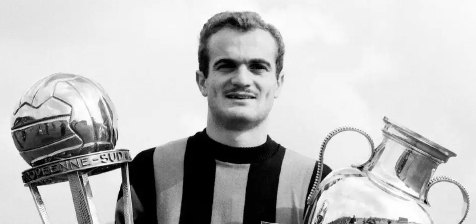 Morre Sandro Mazzola, ídolo da Inter de Milão e da seleção italiana, aos 83 anos