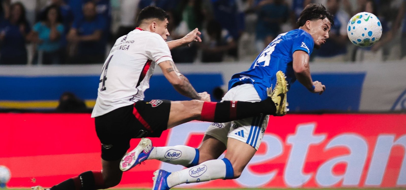 Os Campeões da Bola transmitem Vitória x Cruzeiro pelo Campeonato Brasileiro