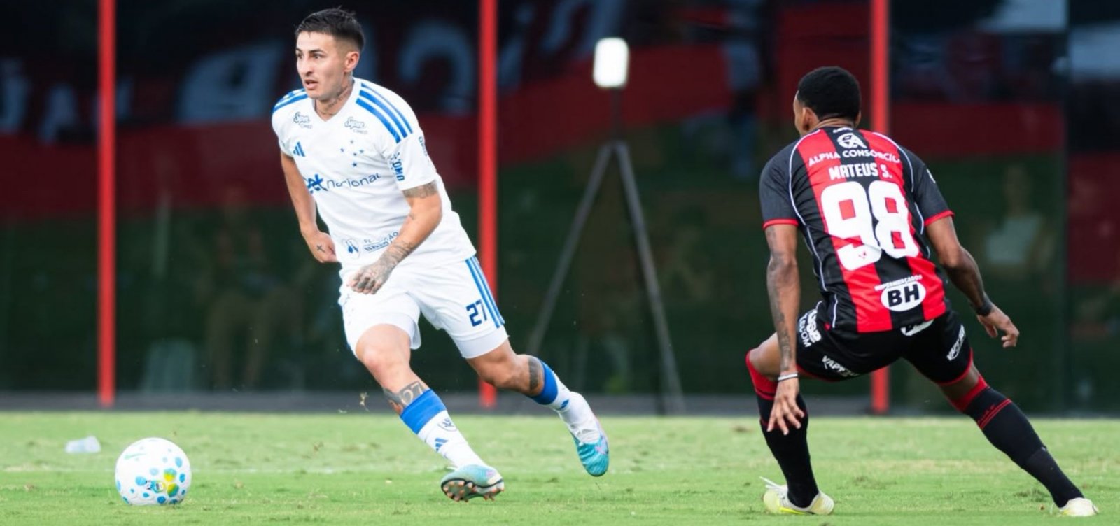 Lucas Arcanjo falha, Vitória sofre virada e perde para o Cruzeiro no Barradão