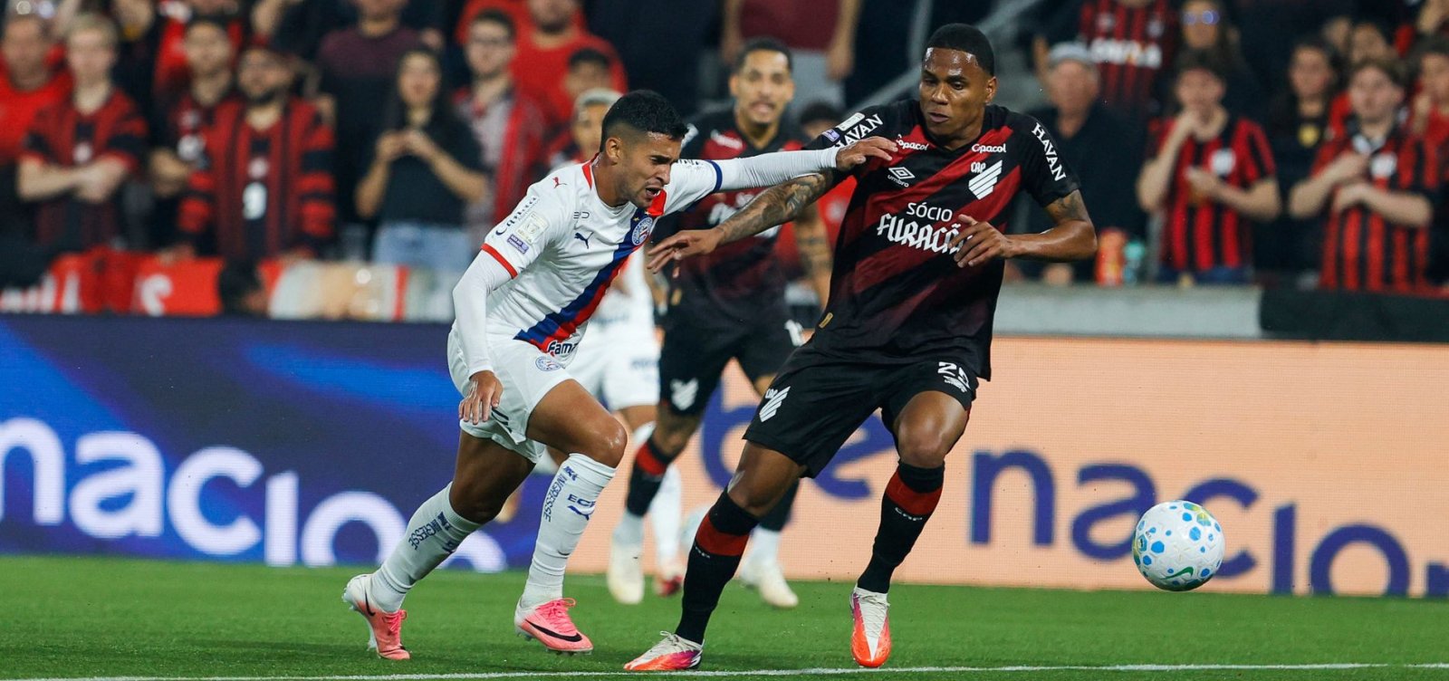 Everaldo perde pênalti nos acréscimos e Bahia é derrotado pelo Athletico-PR