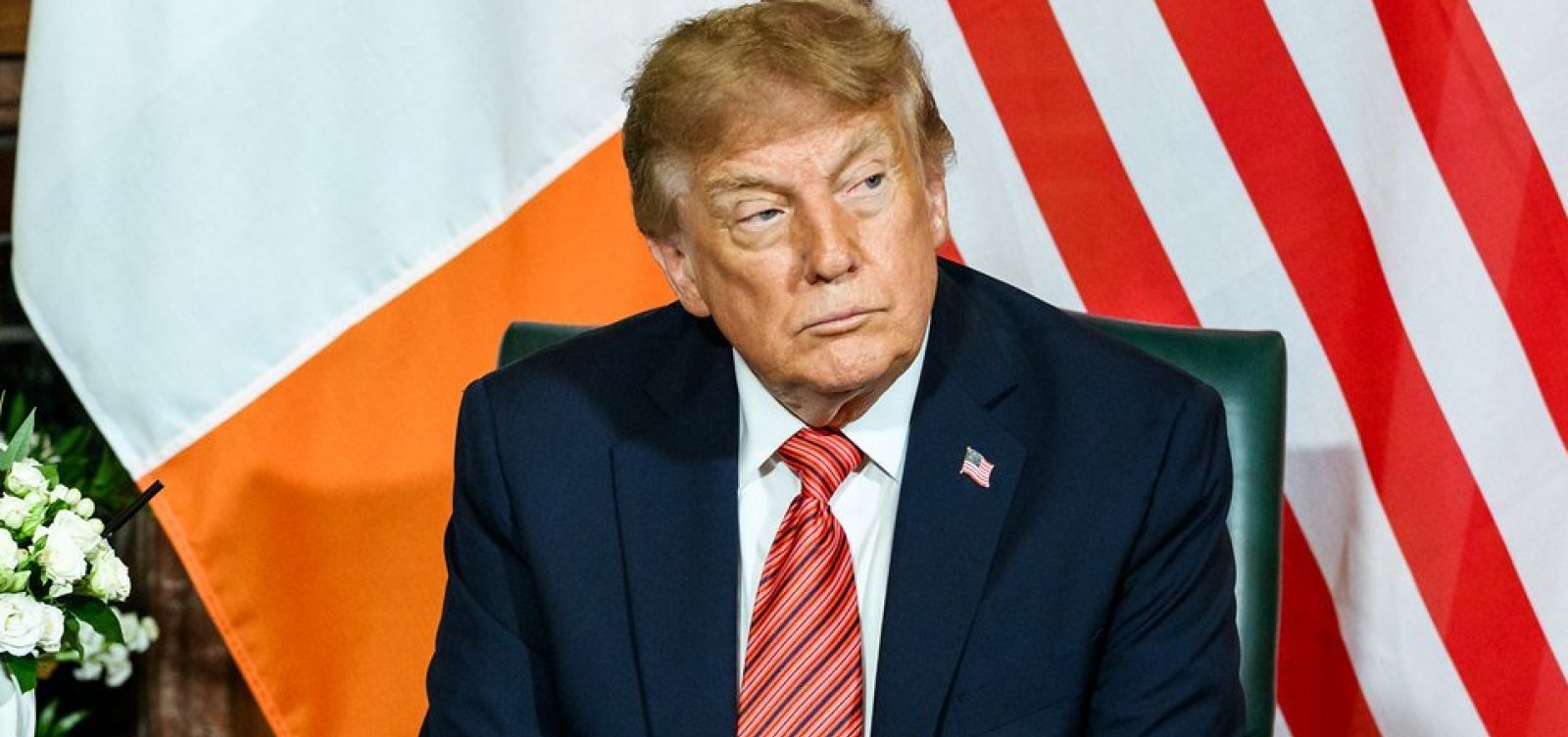 CNN e outros veículos processam governo Trump após banimento da Casa Branca