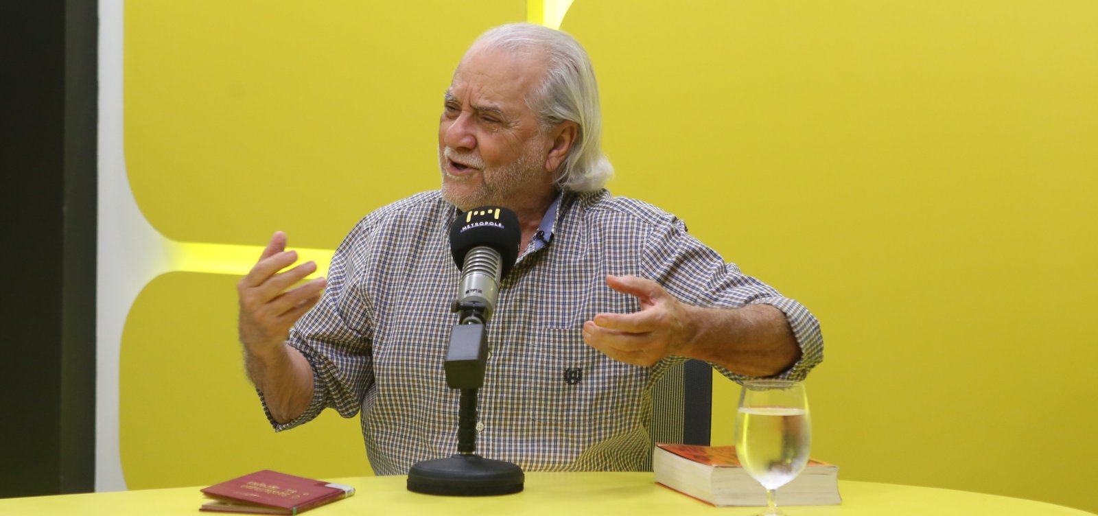 Emiliano José lança livro sobre Marx e promove debate sobre política e religião