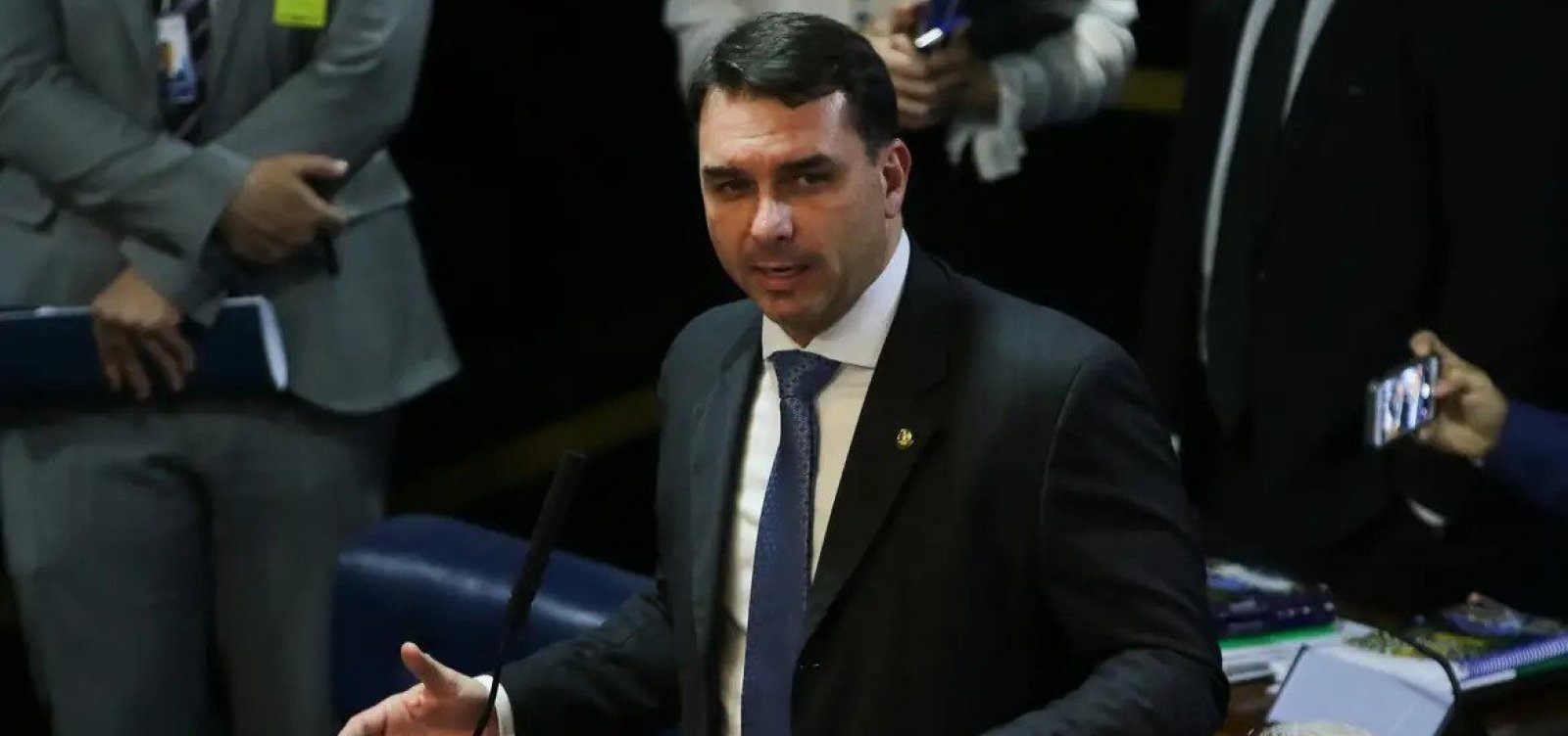 TSE investiga rede de perfis no Instagram ligada a conteúdo eleitoral de Flávio Bolsonaro