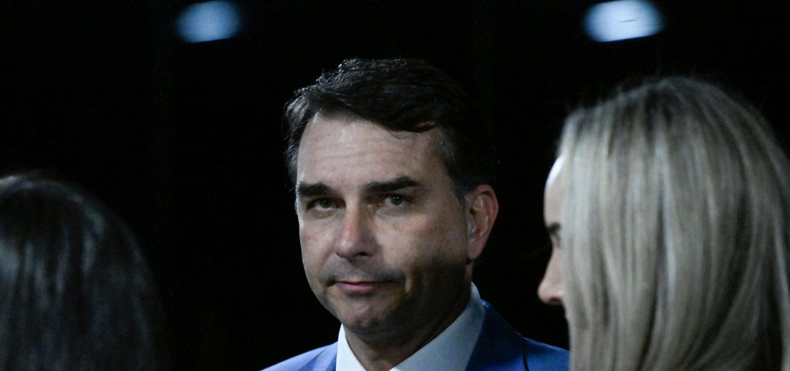 Grupo dos EUA ligado à campanha de Flávio Bolsonaro tem projeto de terras raras na Bahia