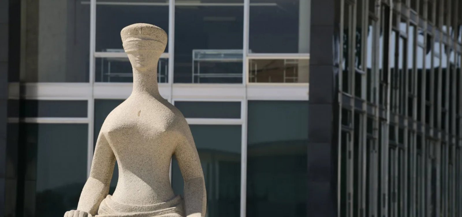 STF iguala licença-maternidade de mães biológicas e adotivas