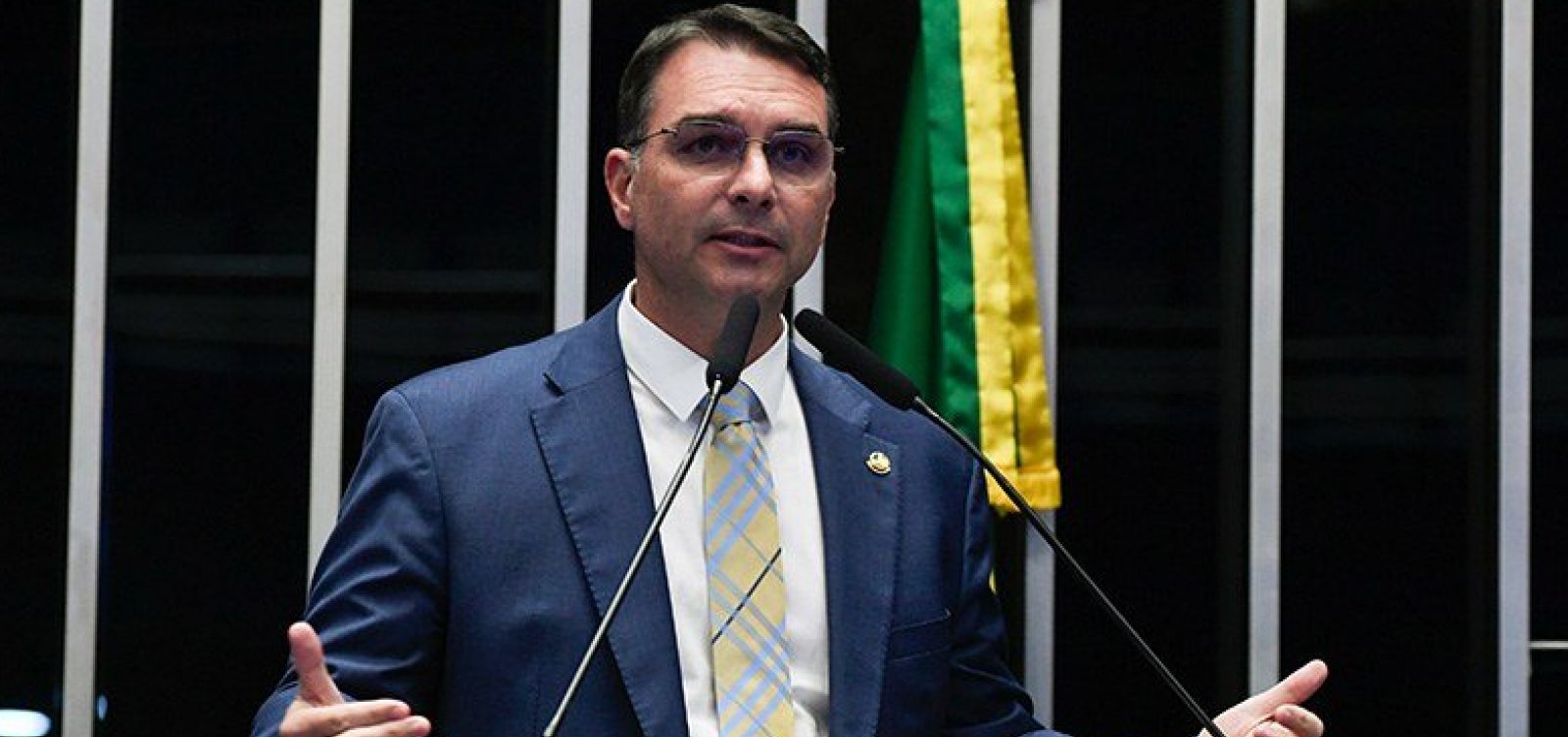 Estadão critica vínculos de Flávio Bolsonaro com milicianos em editorial